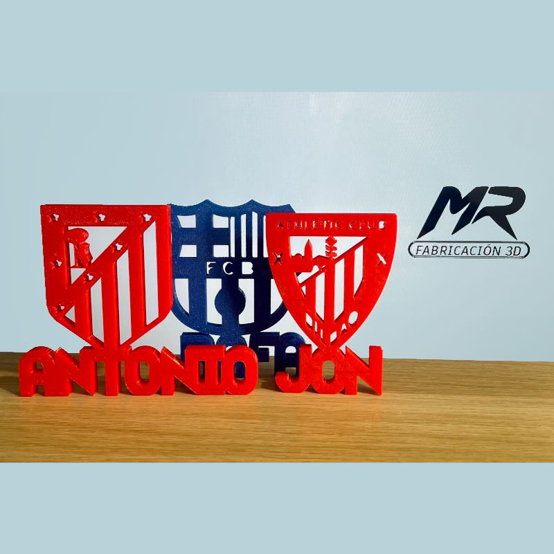 regalo original de escudos de futbol con nombre personalizado
